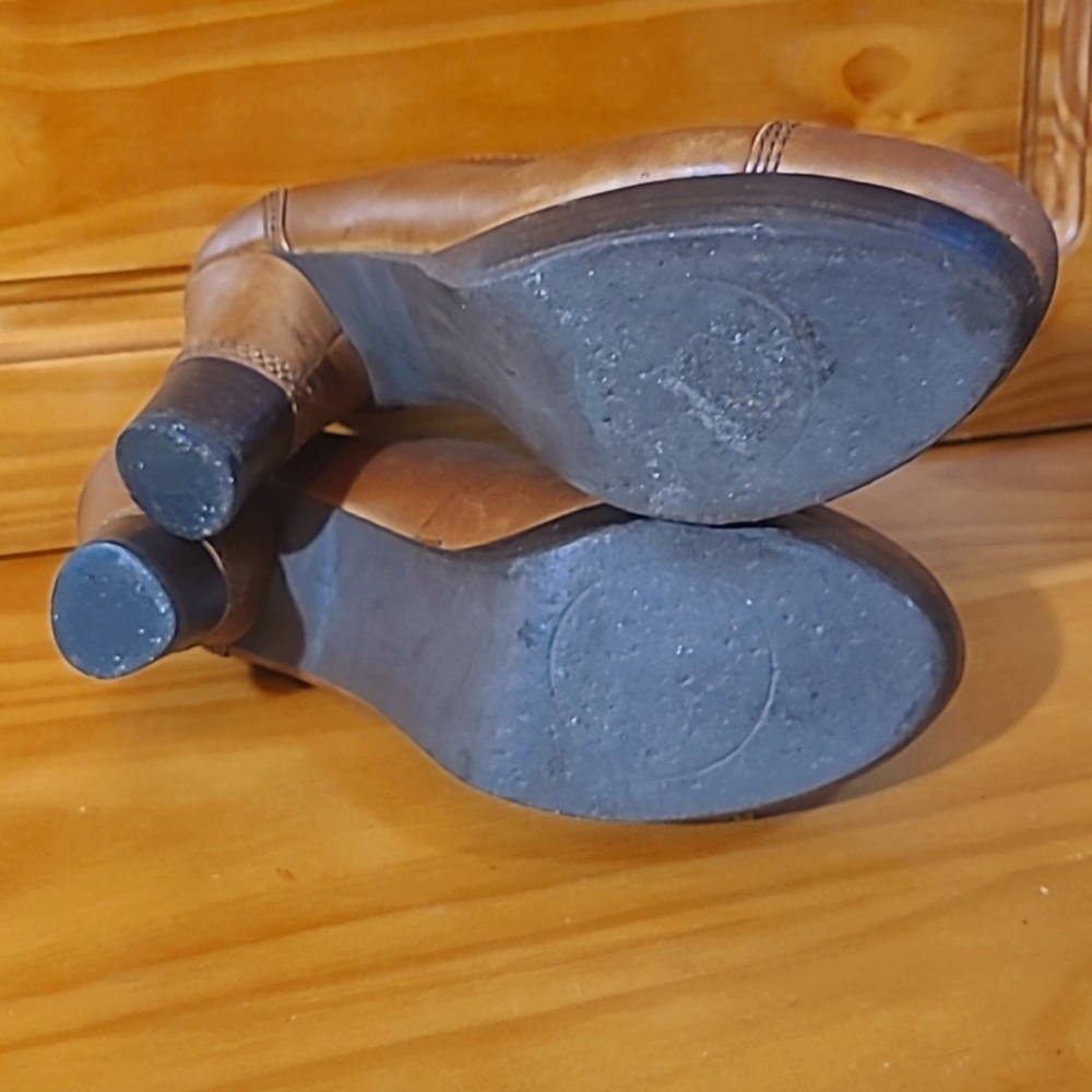 Biviel Victorian Inspired Heeled Leather Booties 🤎 - Picture 13 of 13
